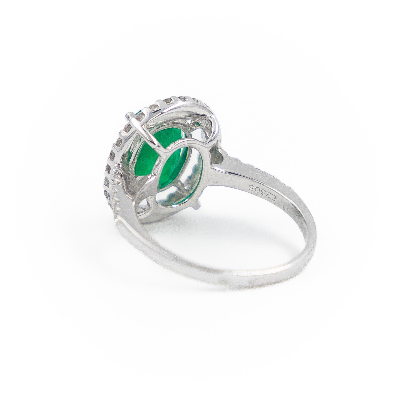 Bague Ancienne En Or Blanc 18k - Style Pompadour Avec émeraude Et Diamants