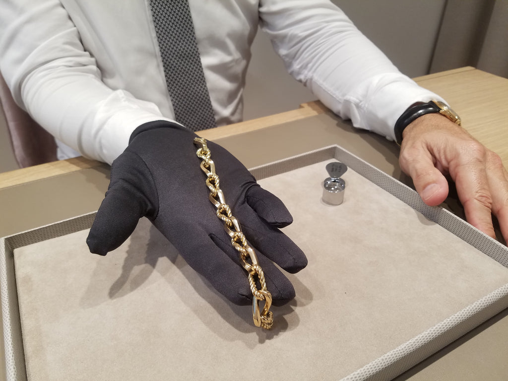 Expertisez vos bijoux par nos experts au sein de nos boutiques de Nice ou Marseille ainsi qu'au sein du formulaire suivant en bas de page